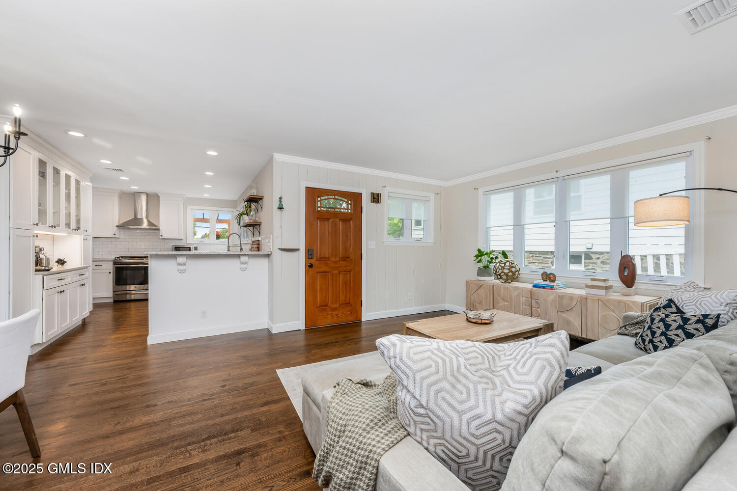 19 High Street Greenwich, CT 06830 - Photo 5 of 25 a living room with furniture and kitchen view