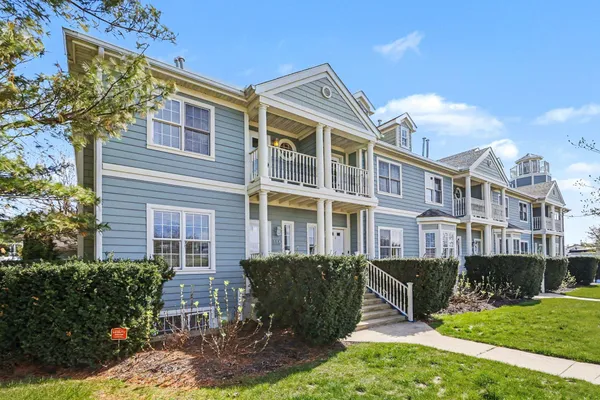 $695,900 | 115 East Mechanic Street, New Buffalo, MI 49117