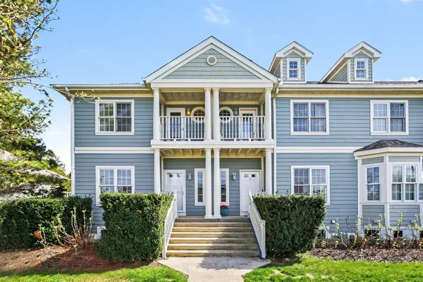 $695,900 | 115 East Mechanic Street, New Buffalo, MI 49117