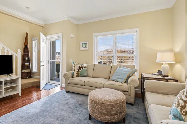 $695,900 | 115 East Mechanic Street, New Buffalo, MI 49117