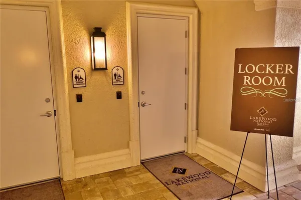 a very nice looking room with lots of stuff