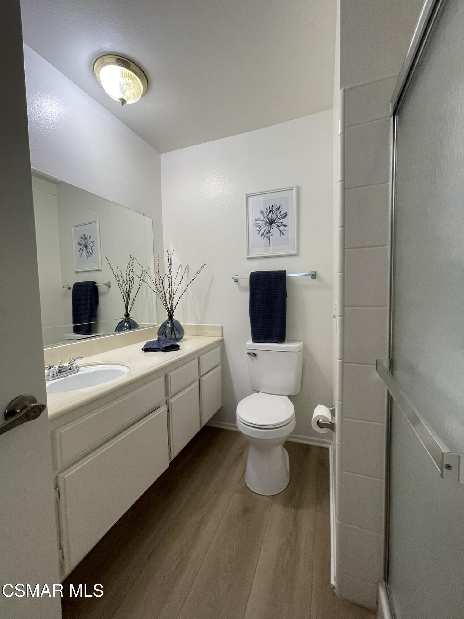 553 Spring Road, Unit 39 Moorpark, CA 93021 - Photo 15 of 26 16 primary bath
