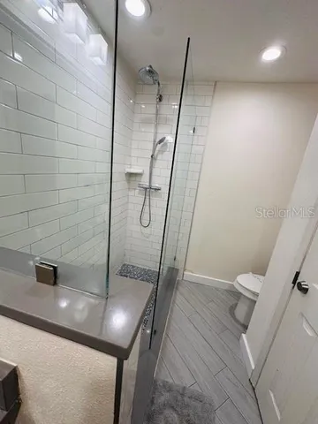 a view of entryway with furniture