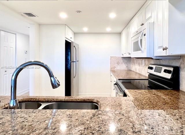 Mid Beach Miami Beach, FL 33140 - Photo 13 of 56