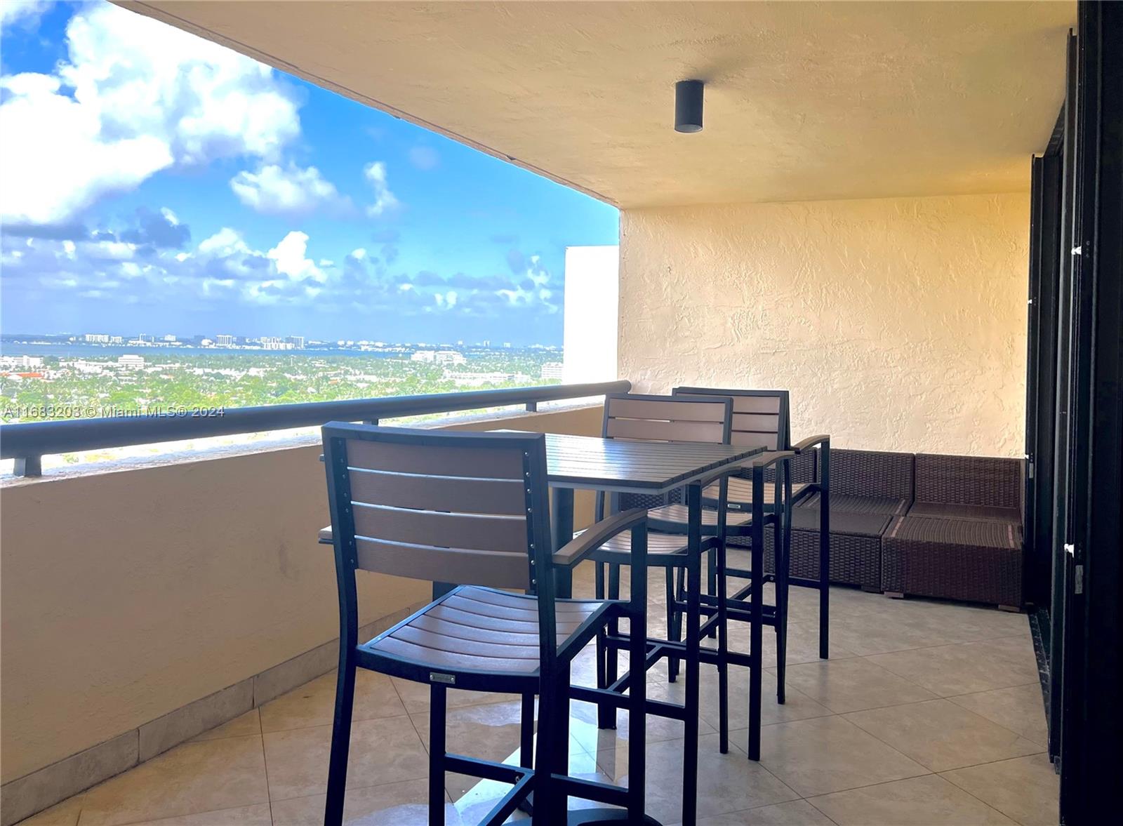 Mid Beach Miami Beach, FL 33140 - Photo 3 of 56