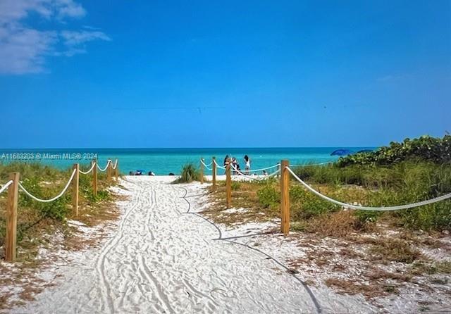 Mid Beach Miami Beach, FL 33140 - Photo 48 of 56