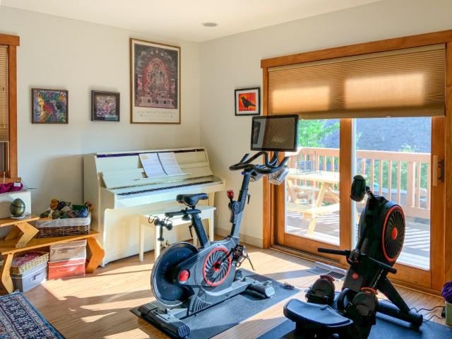 4958 Westridge Road Bishop, CA 93514 - Photo 11 of 24 a room with gym equipment and a window