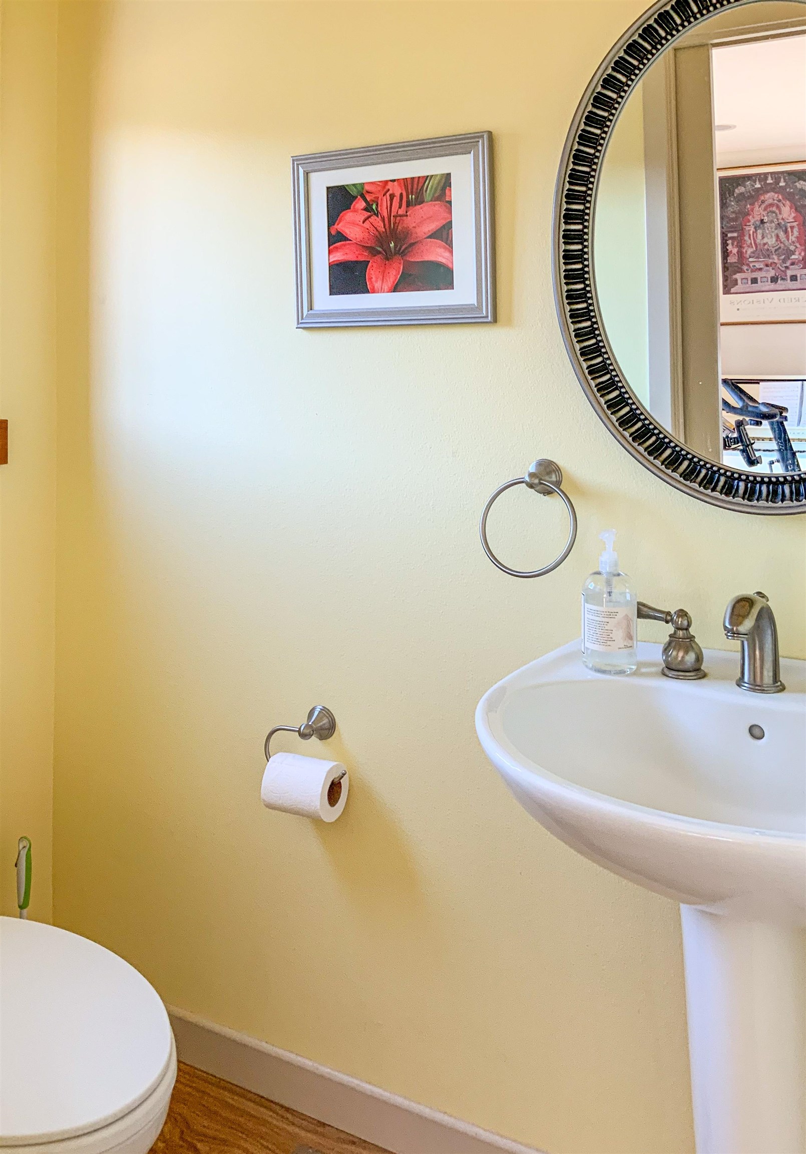 4958 Westridge Road Bishop, CA 93514 - Photo 12 of 24 a bathroom with a sink and a mirror