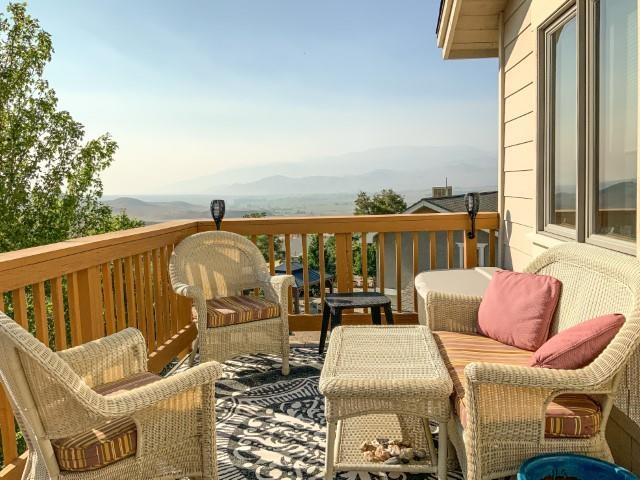4958 Westridge Road Bishop, CA 93514 - Photo 16 of 24 a balcony with furniture