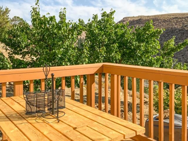 4958 Westridge Road Bishop, CA 93514 - Photo 23 of 24 a view of a building