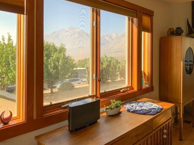 4958 Westridge Road Bishop, CA 93514 - Photo 7 of 24 a room with furniture and window