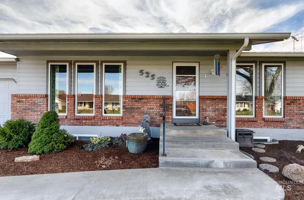$598,900 | 525 Donna Drive, Nampa, ID 83686