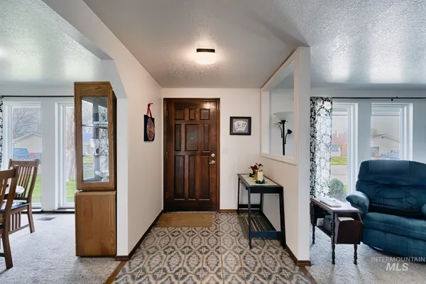 $598,900 | 525 Donna Drive, Nampa, ID 83686