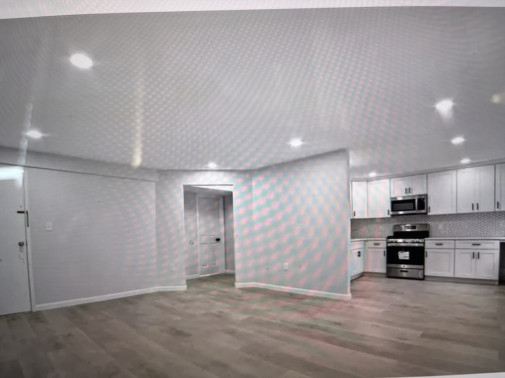 7 Fernview Avenue, Unit 7 North Andover, MA 01845 - Photo 3 of 7