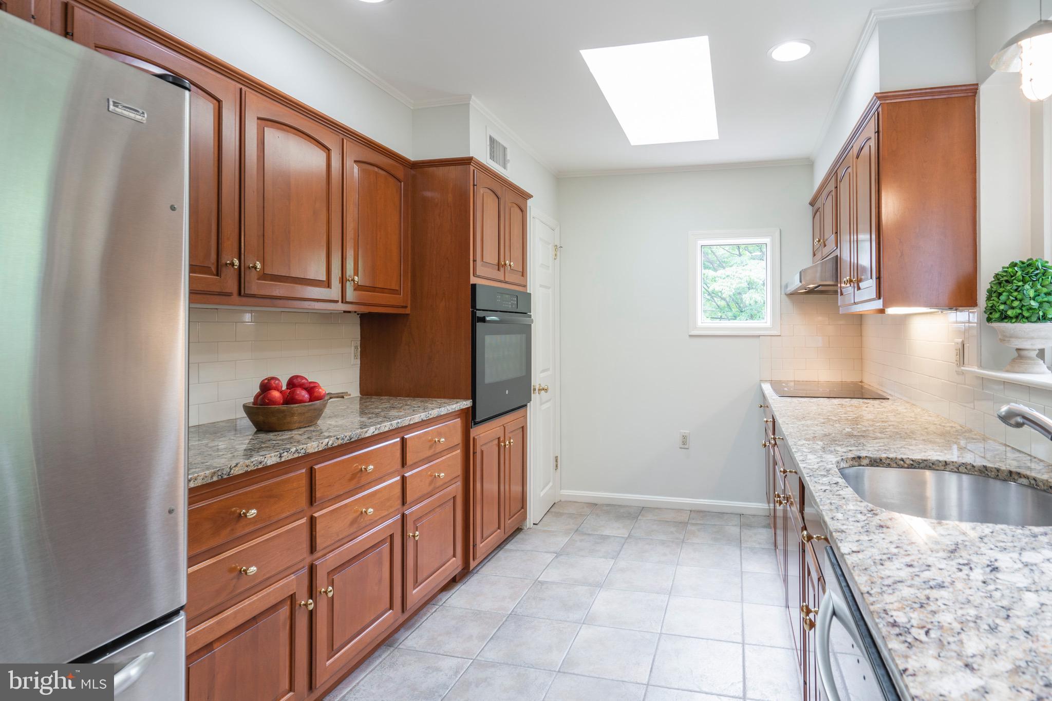 651 Knox Road Wayne, PA 19087 - Photo 4 of 59 Galley kitchen
