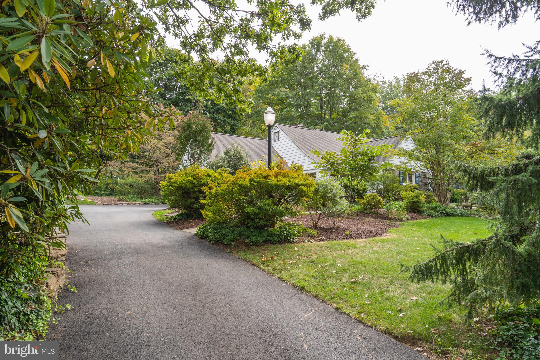 651 Knox Road Wayne, PA 19087 - Photo 52 of 59 Driveway