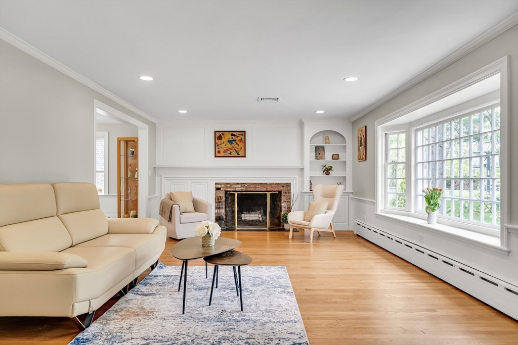 8 Hawthorne Road Winchester, MA 01890 - Photo 3 of 24