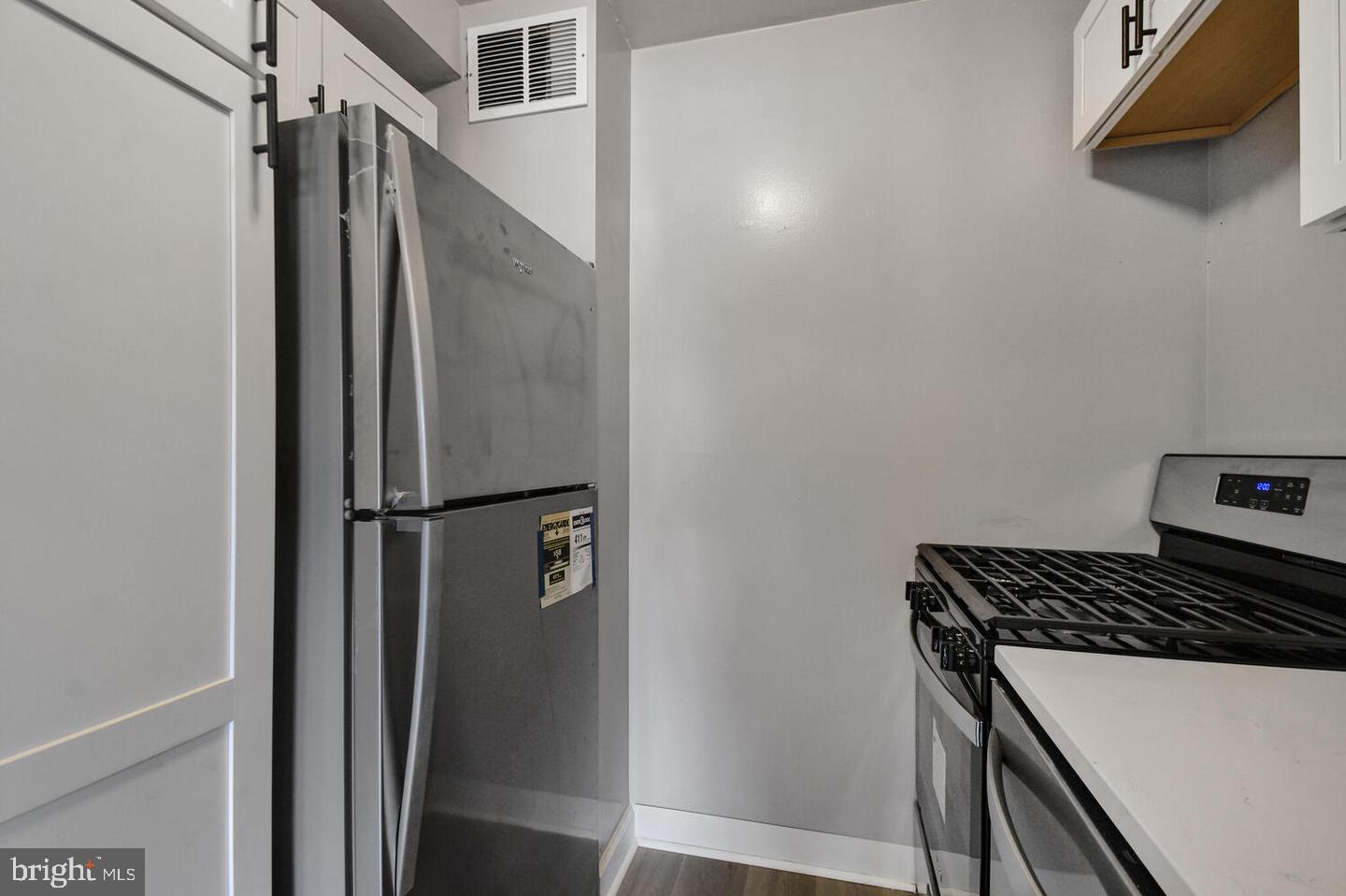 1900 Lyttonsville Road, Unit 819 Silver Spring, MD 20910 - Photo 9 of 27 Gallery Image 9