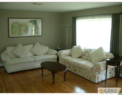 5 Finley Road Edison, NJ 08817 - Photo 3 of 10