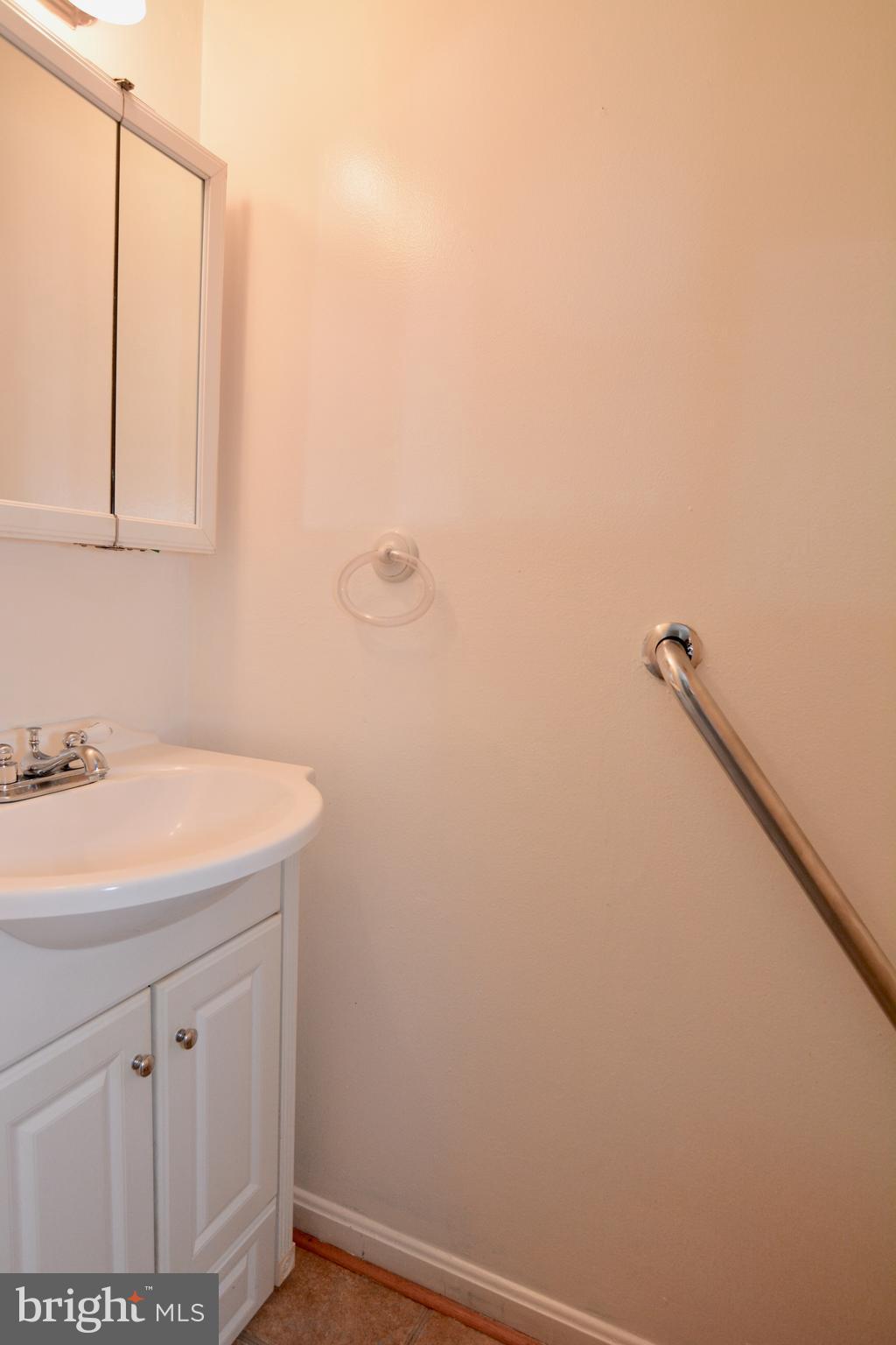 8335 Moline Place Springfield, VA 22153 - Photo 17 of 33 Main Level 1/2 Bath