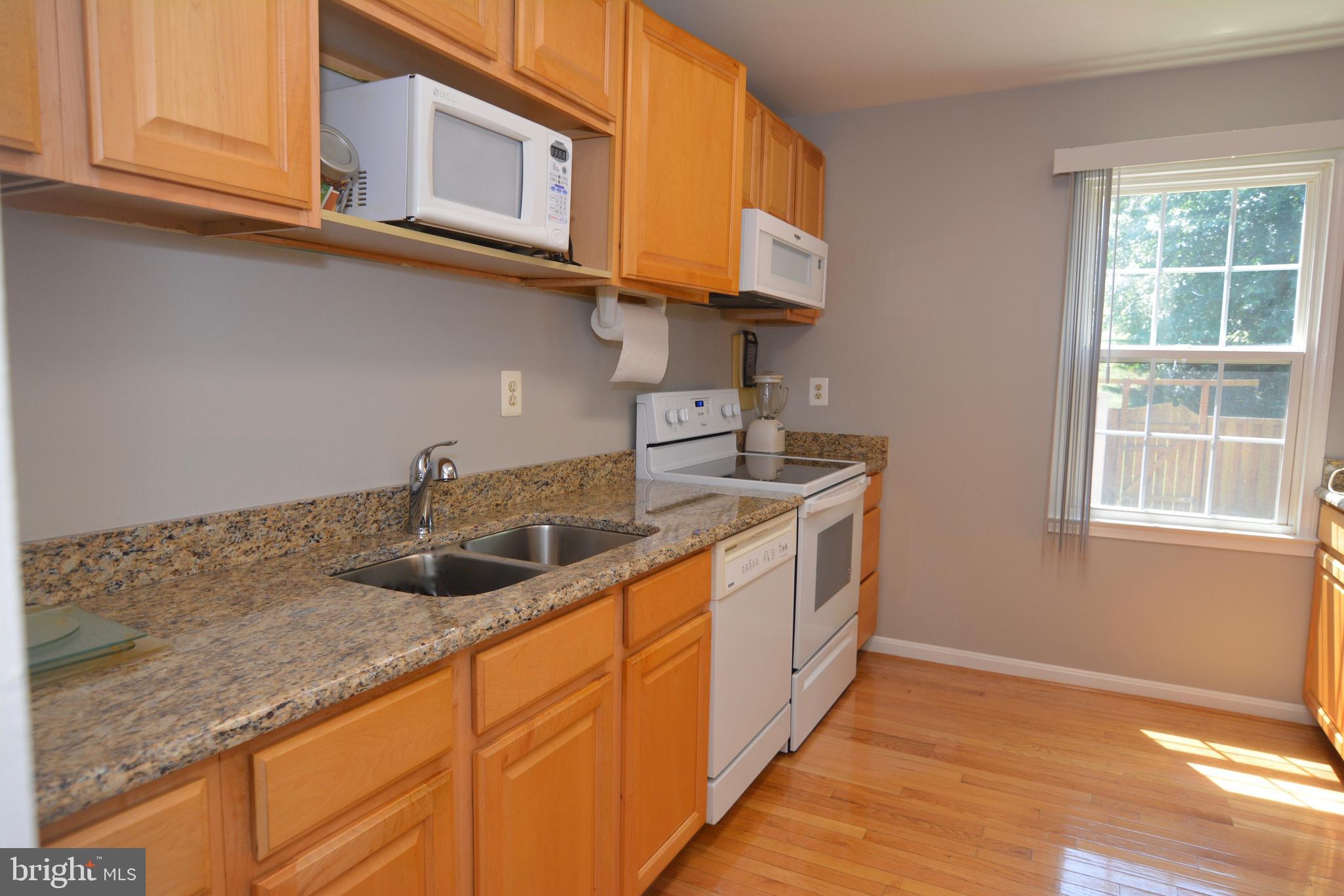 8335 Moline Place Springfield, VA 22153 - Photo 3 of 33 New granite countertops