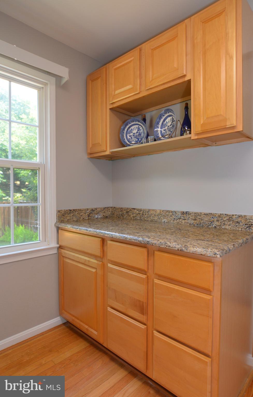 8335 Moline Place Springfield, VA 22153 - Photo 6 of 33 Gallery Image 6