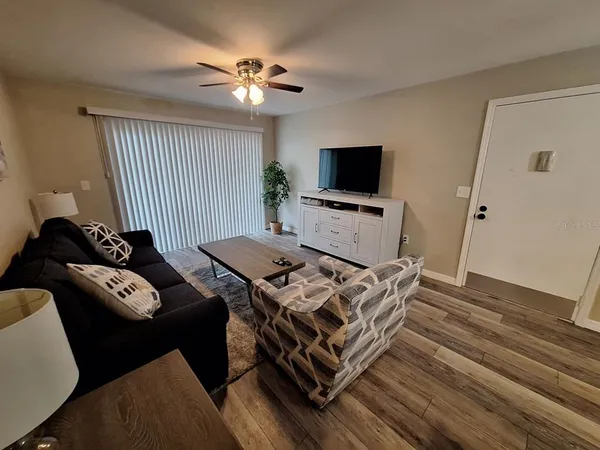 $1,350 | 3255 South Beneva Road, Unit 102, Sarasota, FL 34232