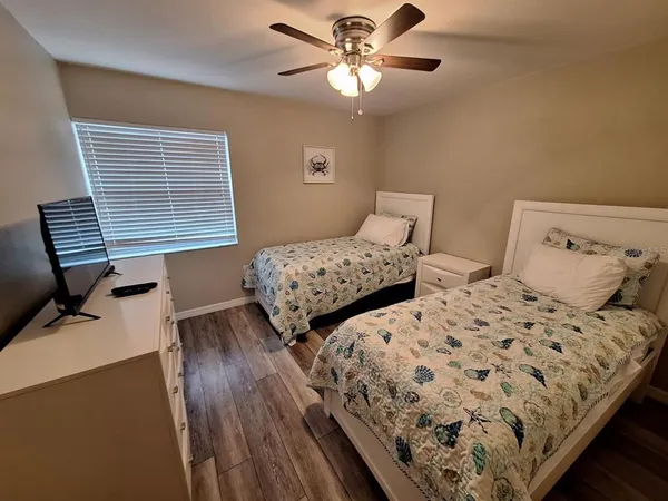 $1,350 | 3255 South Beneva Road, Unit 102, Sarasota, FL 34232