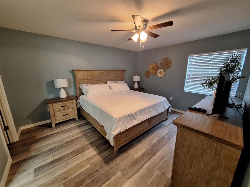 3255 South Beneva Road, Unit 102 Sarasota, FL 34232 - Photo 9 of 17