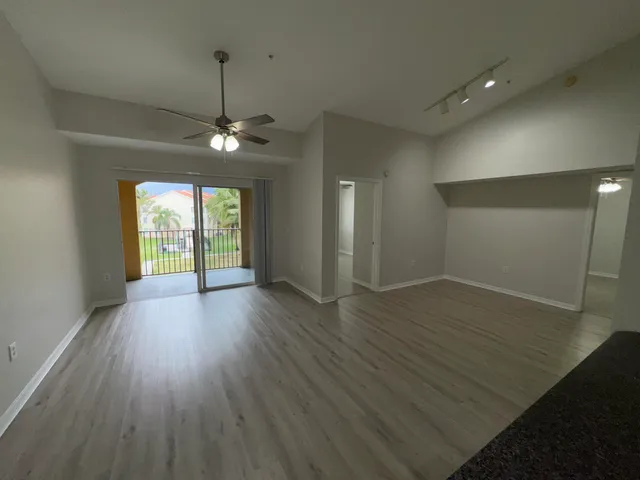 $1,800 | 4115 San Marino Boulevard, Unit 306, West Palm Beach, FL 33409