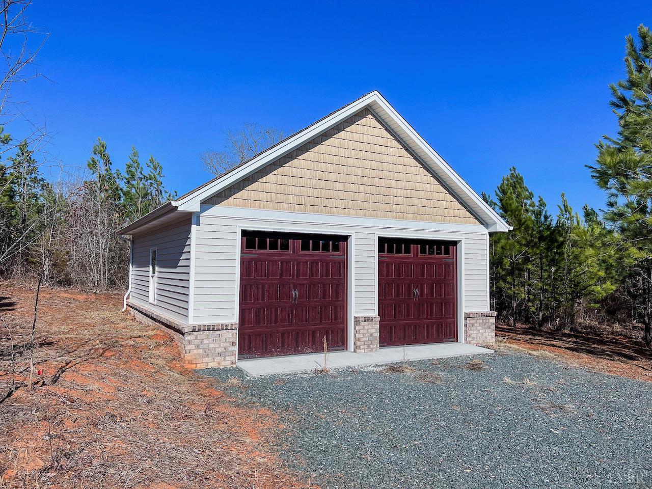 198 Oxford Furnace Road Lynchburg, VA 24504 - Photo 4 of 33 a front view of a house with a yard