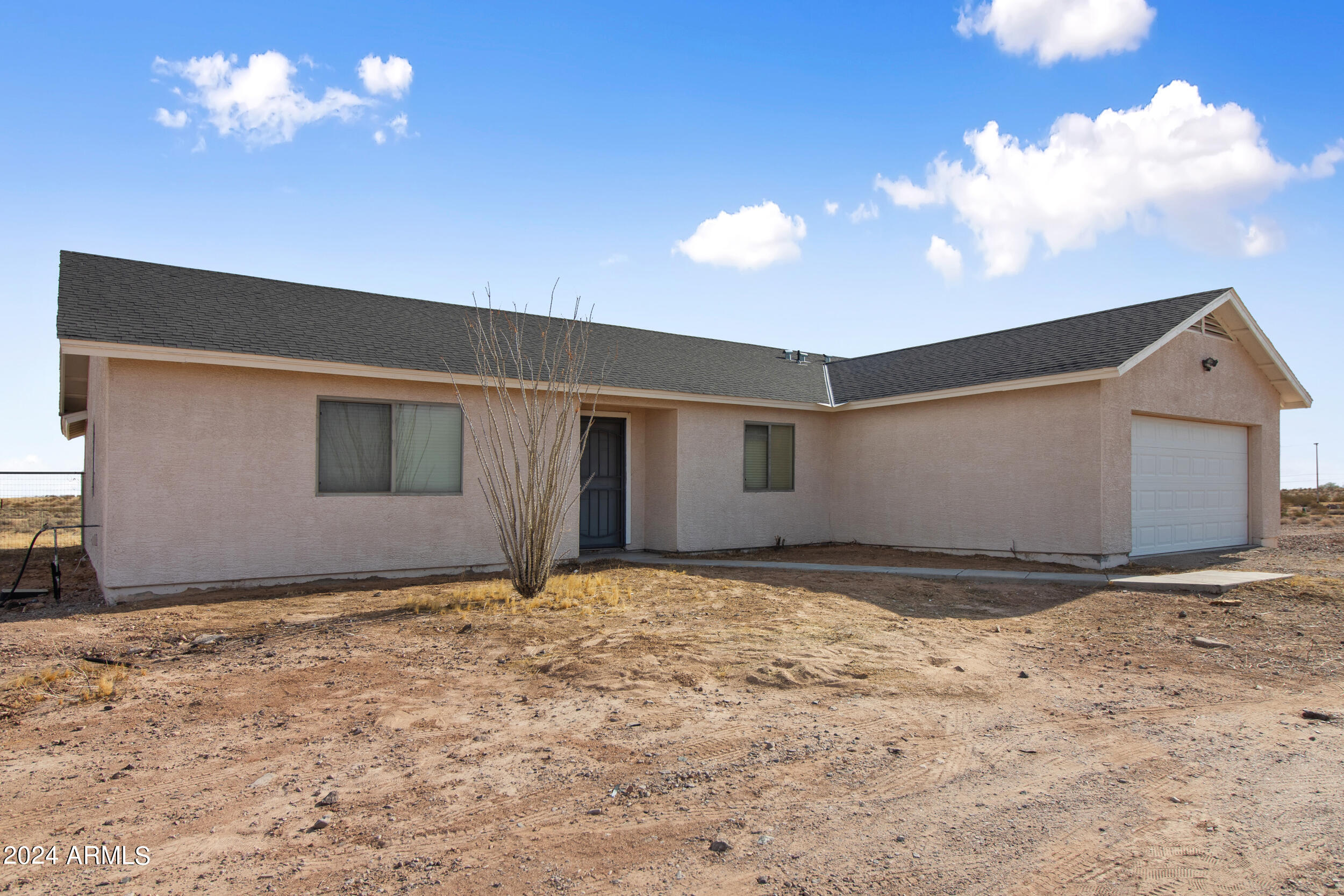 35144 West Elliot Road Arlington, AZ 85322 - Photo 4 of 25 Front