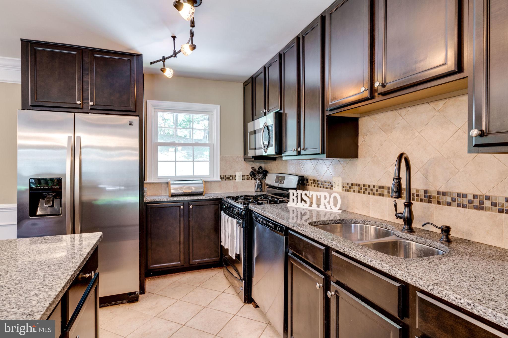 13638 Kingsman Road Woodbridge, VA 22193 - Photo 17 of 40 Stainless Appliances