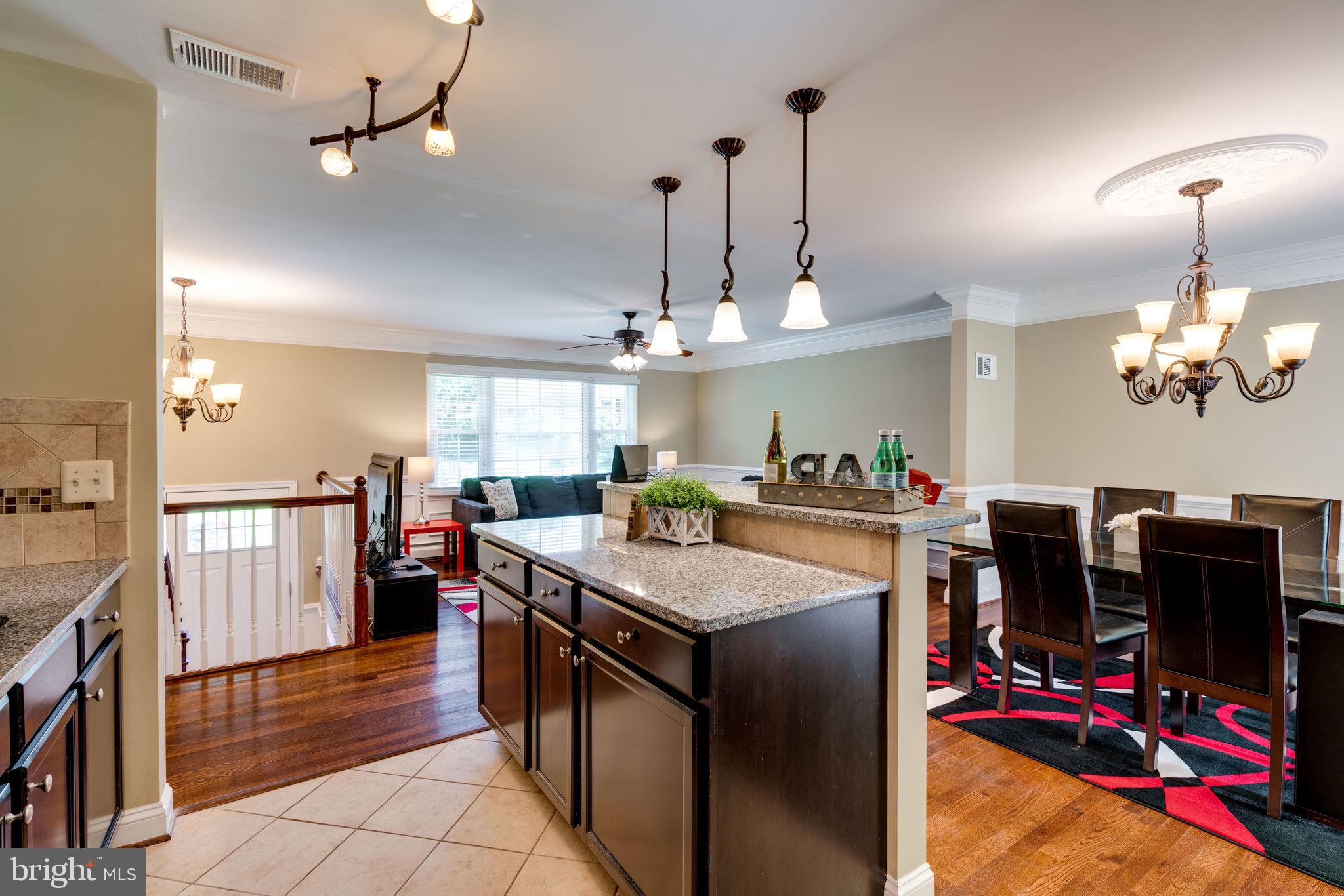 13638 Kingsman Road Woodbridge, VA 22193 - Photo 18 of 40 Kitchen/Dining Combo