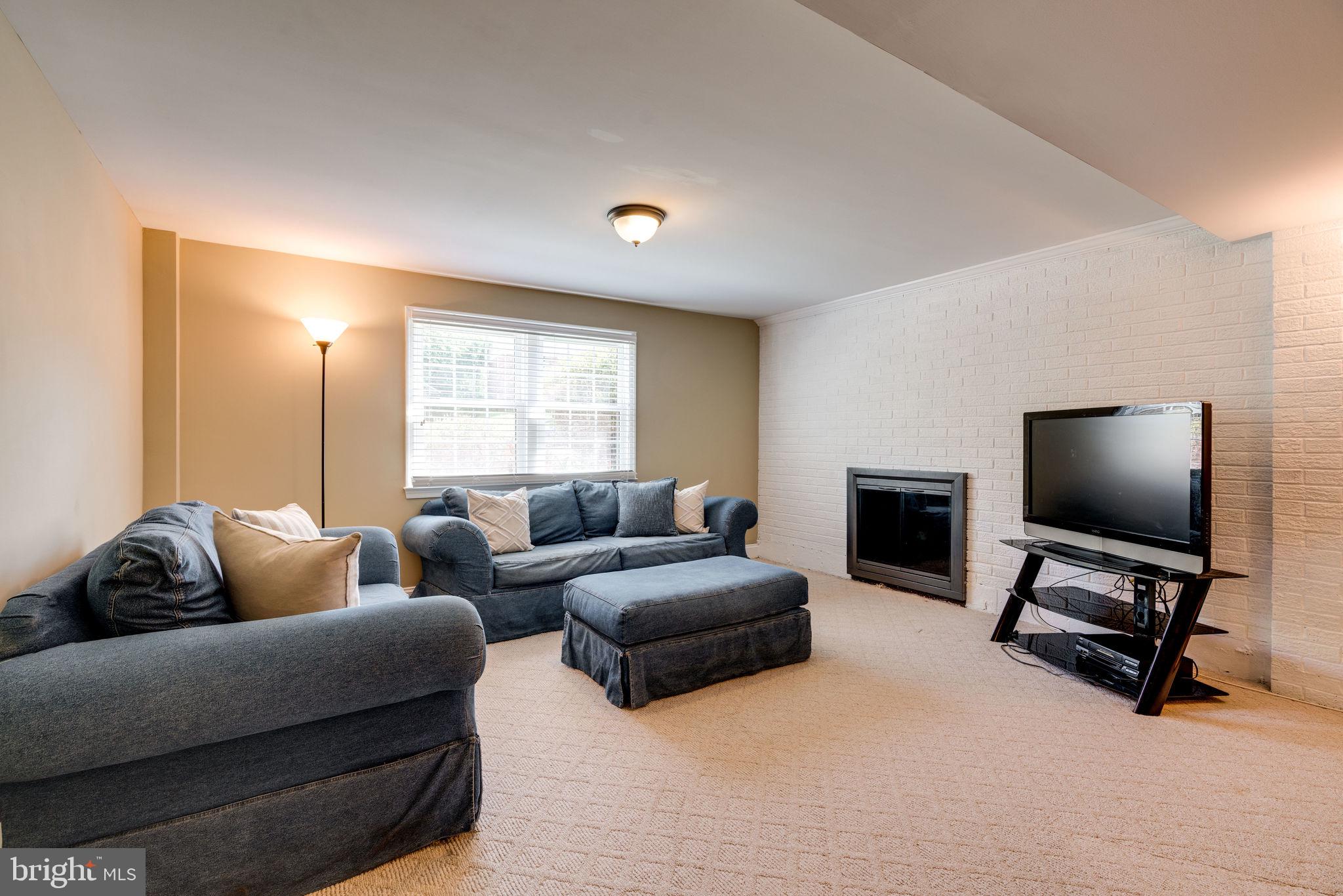 13638 Kingsman Road Woodbridge, VA 22193 - Photo 31 of 40 Basement Family Room