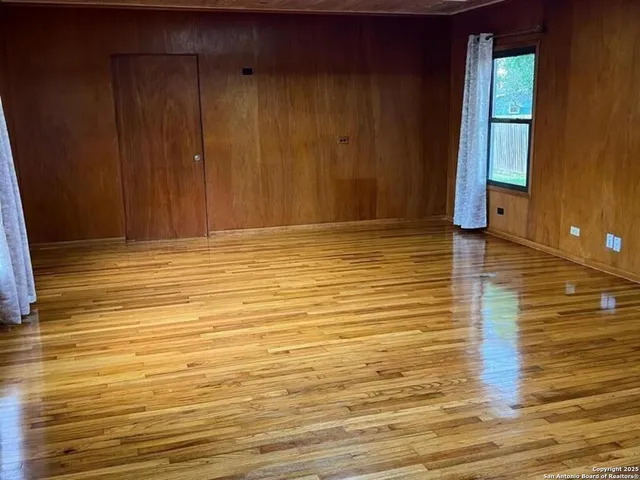 $319,900 | 614 South 8th Street, Kenedy, TX 78119