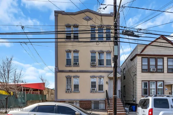 $175,000 | 305 Cator Avenue, Unit B, Jersey City, NJ 07305