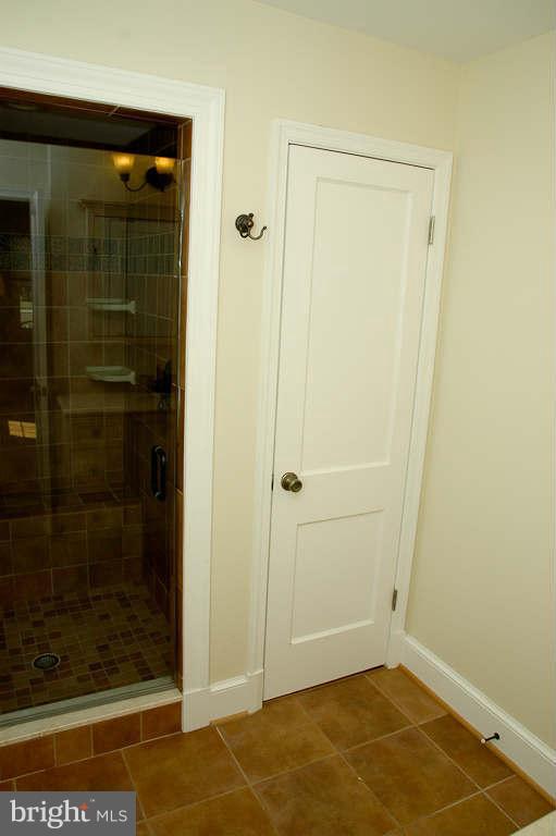 26816 Ridge Road Damascus, MD 20872 - Photo 8 of 30 Bath (Master)