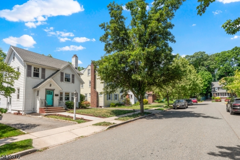 30 Lorraine Street Glen Ridge, NJ 07028 - Photo 12 of 46