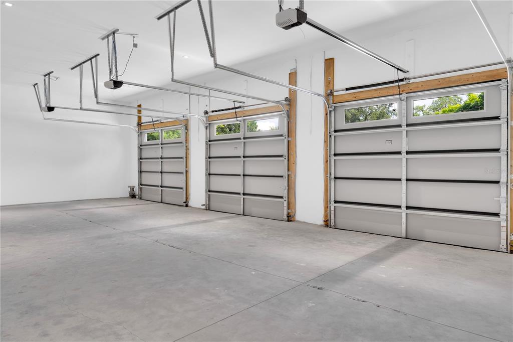 436 East 7th Avenue Windermere, FL 34786 - Photo 23 of 29 a view of a garage