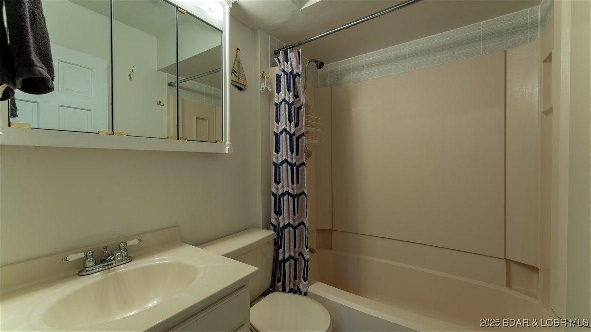 804 Manor Circle, Unit D Osage Beach, MO 65065 - Photo 9 of 34