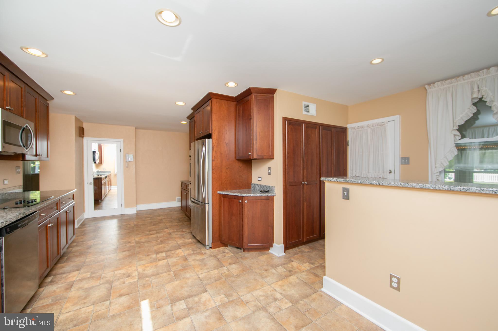 449 Hawarden Road Springfield, PA 19064 - Photo 22 of 60