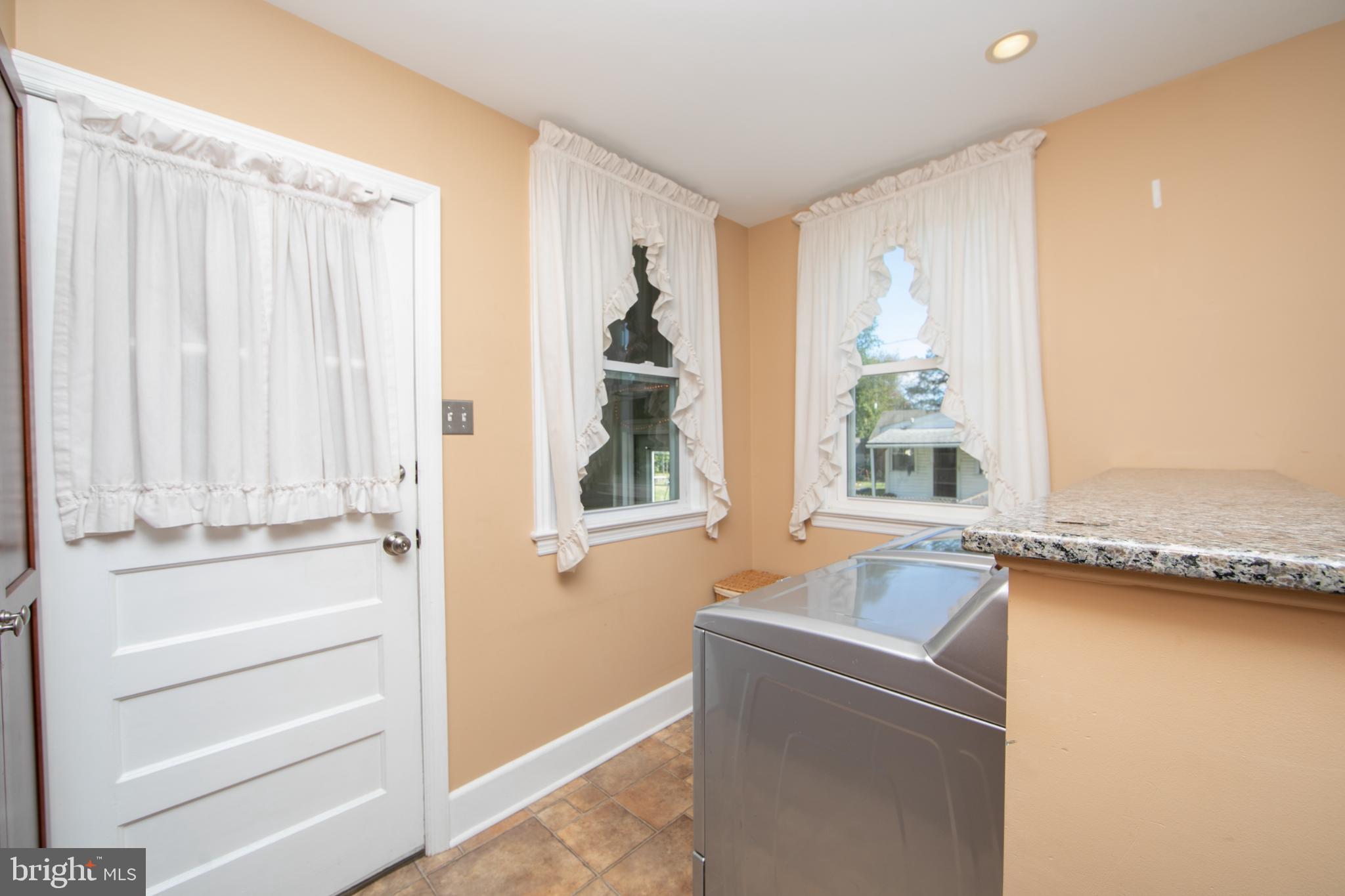 449 Hawarden Road Springfield, PA 19064 - Photo 23 of 60