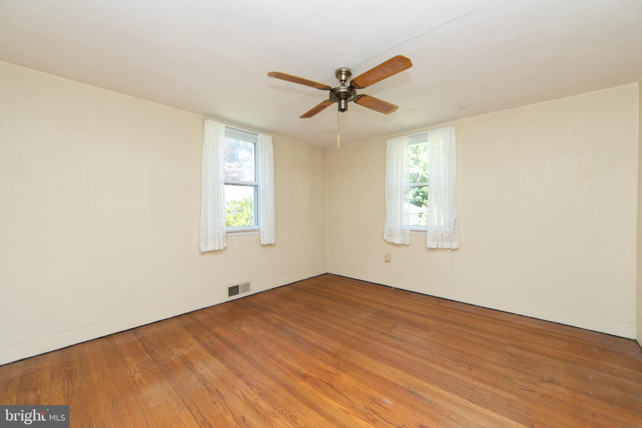 449 Hawarden Road Springfield, PA 19064 - Photo 25 of 60 Bright and airy room with wooden floors.