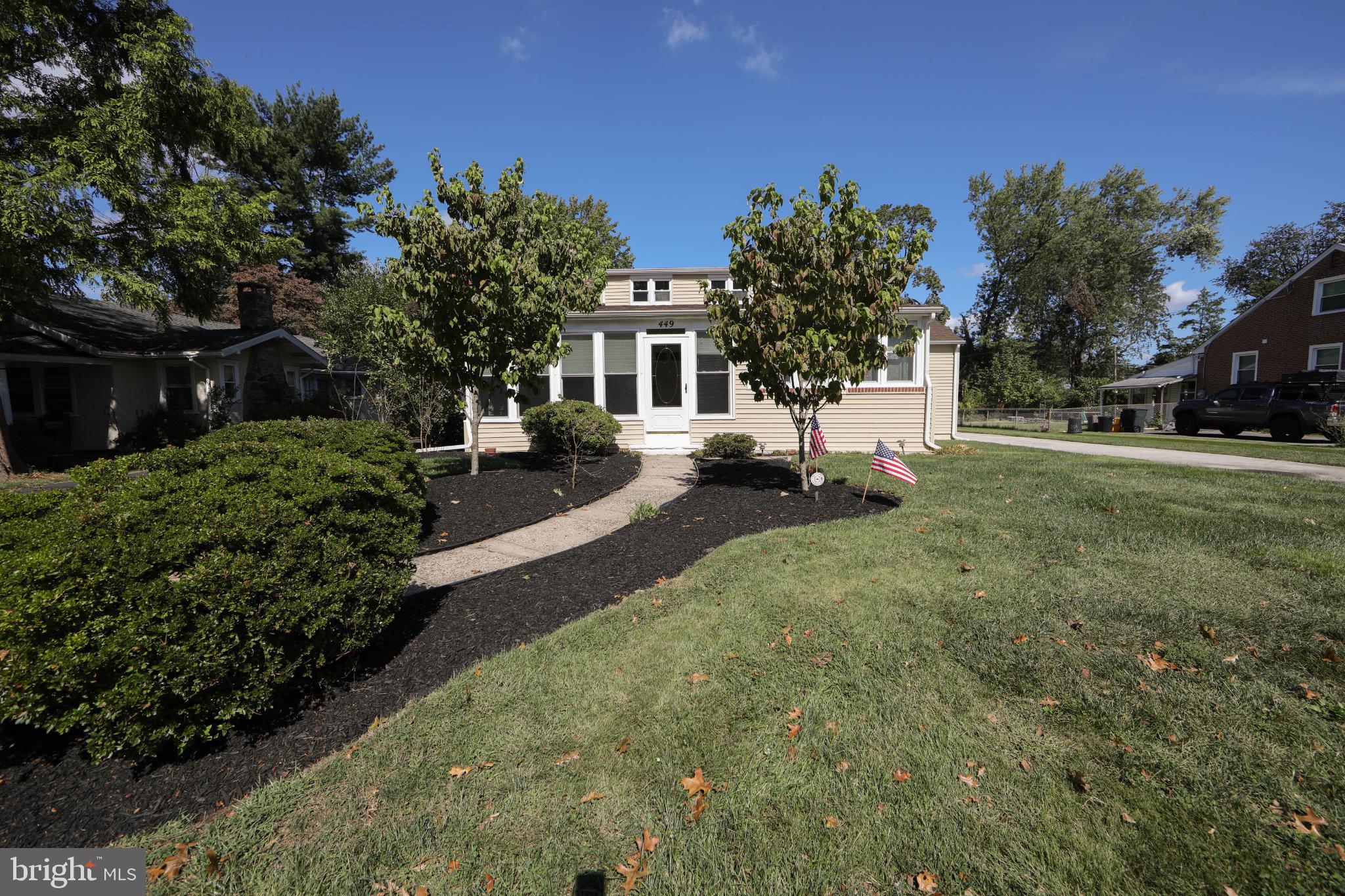 449 Hawarden Road Springfield, PA 19064 - Photo 6 of 60 Charming home with lush landscaping and curb ap...