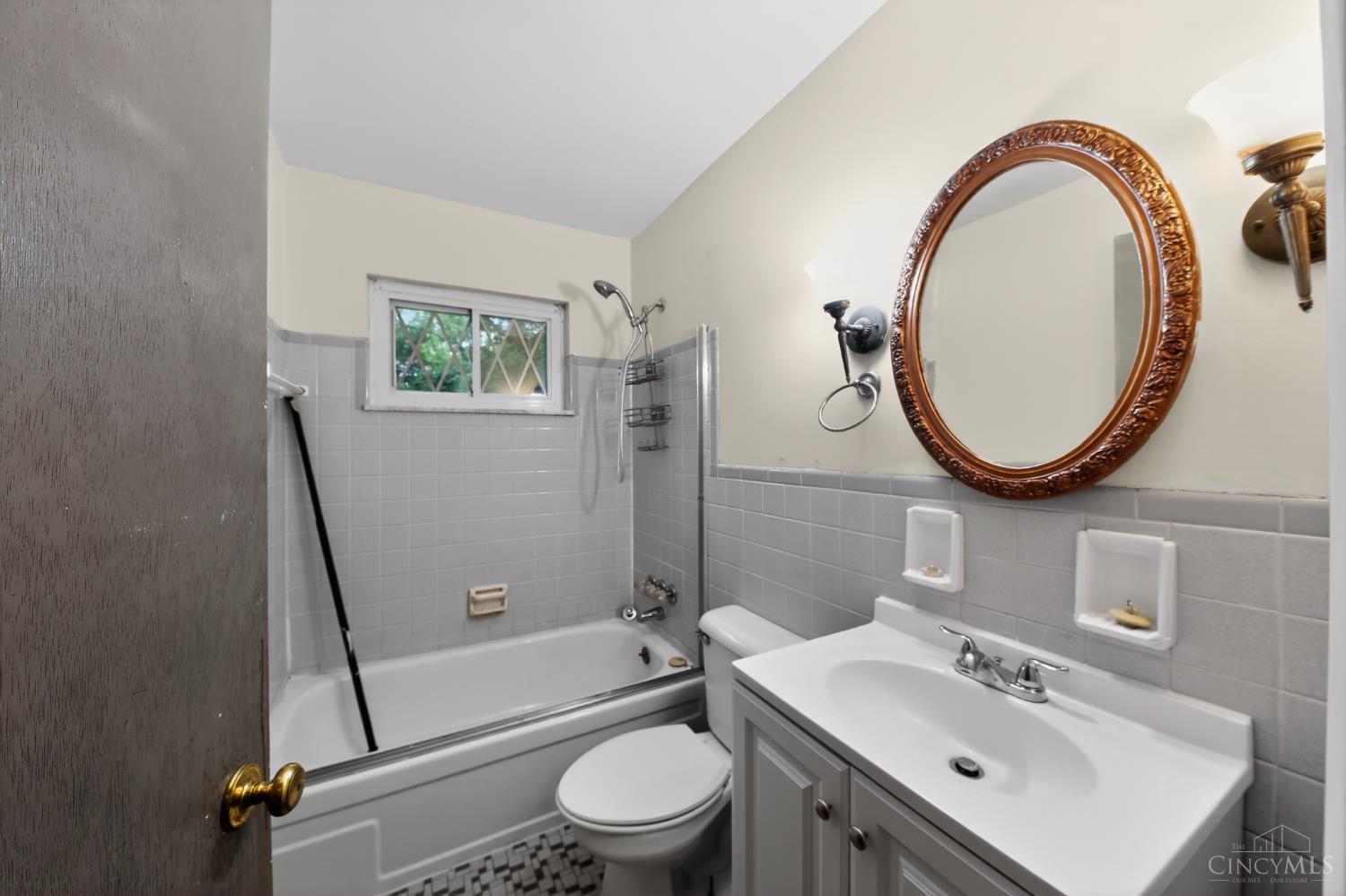 2945 Aquadale Lane Cincinnati, OH 45211 - Photo 22 of 30