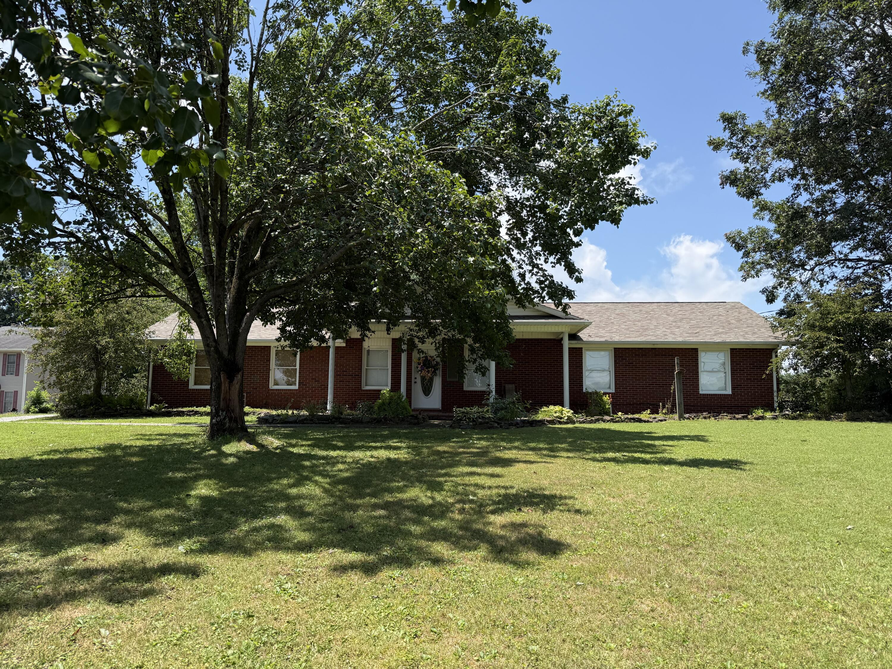 1401 Old Whitley Road London, KY 40744 - Photo 1 of 39 IMG_1727