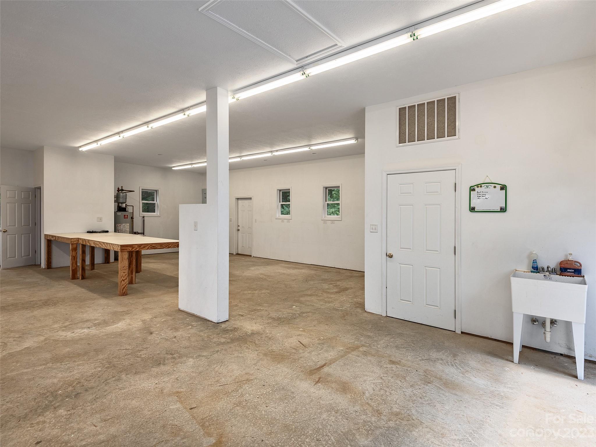 234 Arbor Ridge Clyde, NC 28721 - Photo 25 of 33 a view of a livingroom with furniture