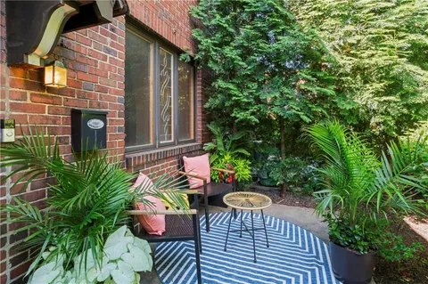$450,000 | 561 South Negley Avenue, Unit 4, Pittsburgh, PA 15232