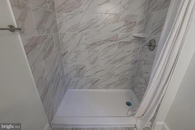 $3,500 | 342 East University Parkway, Baltimore, MD 21218